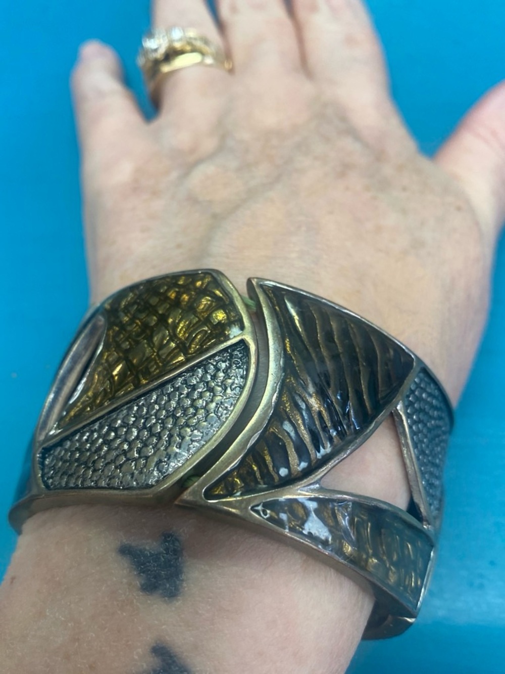 Elegant Two-Tone Metal Cuff Bracelet - Gold and Silver Accent